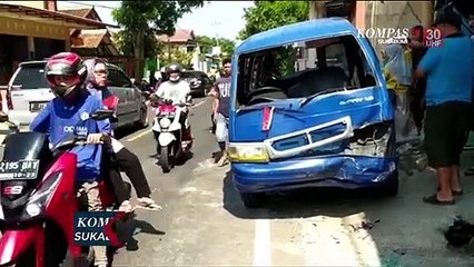 Terseruduk Truk, 4 Penumpang Angutan Umum Luka Luka