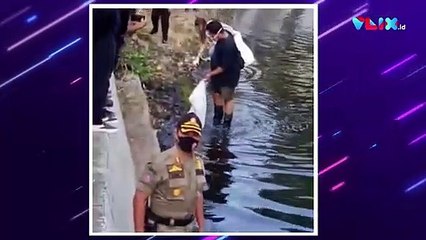 Langgar PSBB, Wanita Cantik Terpaksa Nyebur Kali Hitam