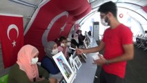 İHA ve TGRT'nin HDP önündeki anneler için hazırladığı belgeselin kopyası ailelere dağıtıldı