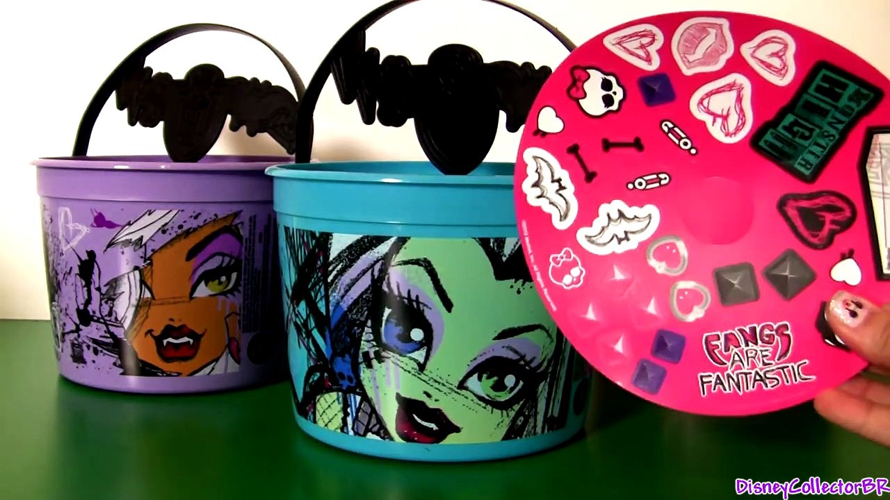 Happy Meal Monster High Buckets Halloween McDonald's Frankie Stein Draculaura Clawdeen video