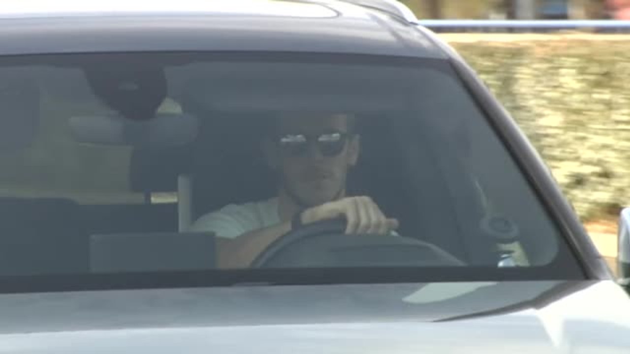 Bale acude a Valdebebas a despedirse de la plan...
