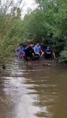 ¡Héroes en acción! Policías rescatan a guatemalteco que se ahogaba en el río Culiacán