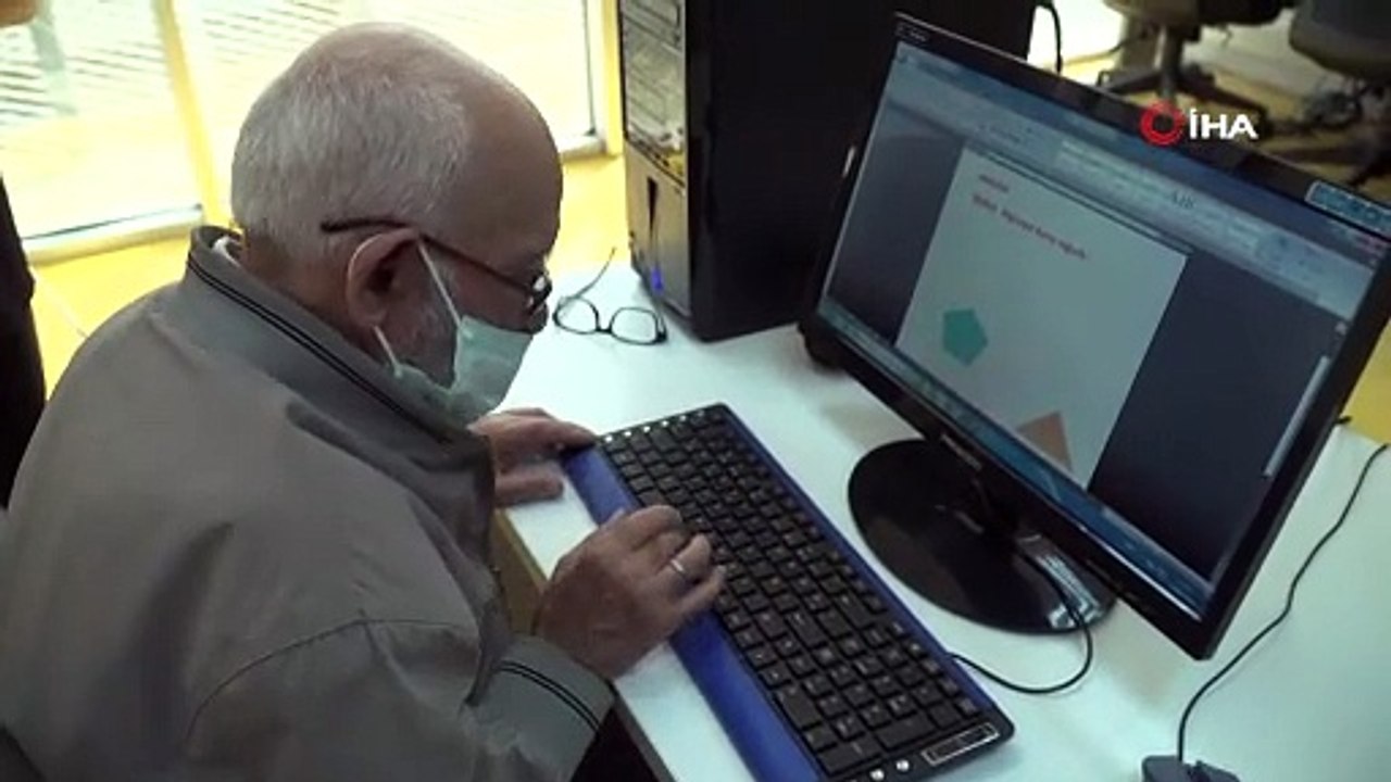 86 yaşında bilgisayar kullanmayı öğrendi