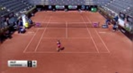 Halep eases into Rome quarters with Yastremska win