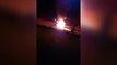 Internautas registram caminhonete em chamas, após colisão na BR-277