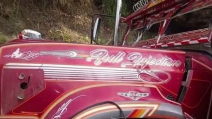 Cinco personas heridas por impacto de explosivo contra bus escalera en Cauca