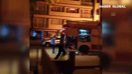 Park halindeki kamyonet alev alev yandı