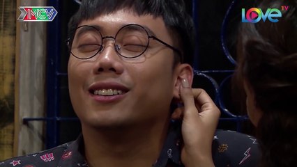 Phía sau một cô gái là hai chàng trai suýt "tẩn" nhau vì tình