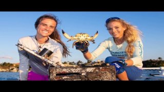 Traps FULL of SURPRISES! Two Sisters Inshore Fishing for Crabs!
