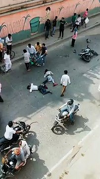 इटावा- अज्ञात वाहन की चपेट में आने से 3 लोगों की हुई मौत