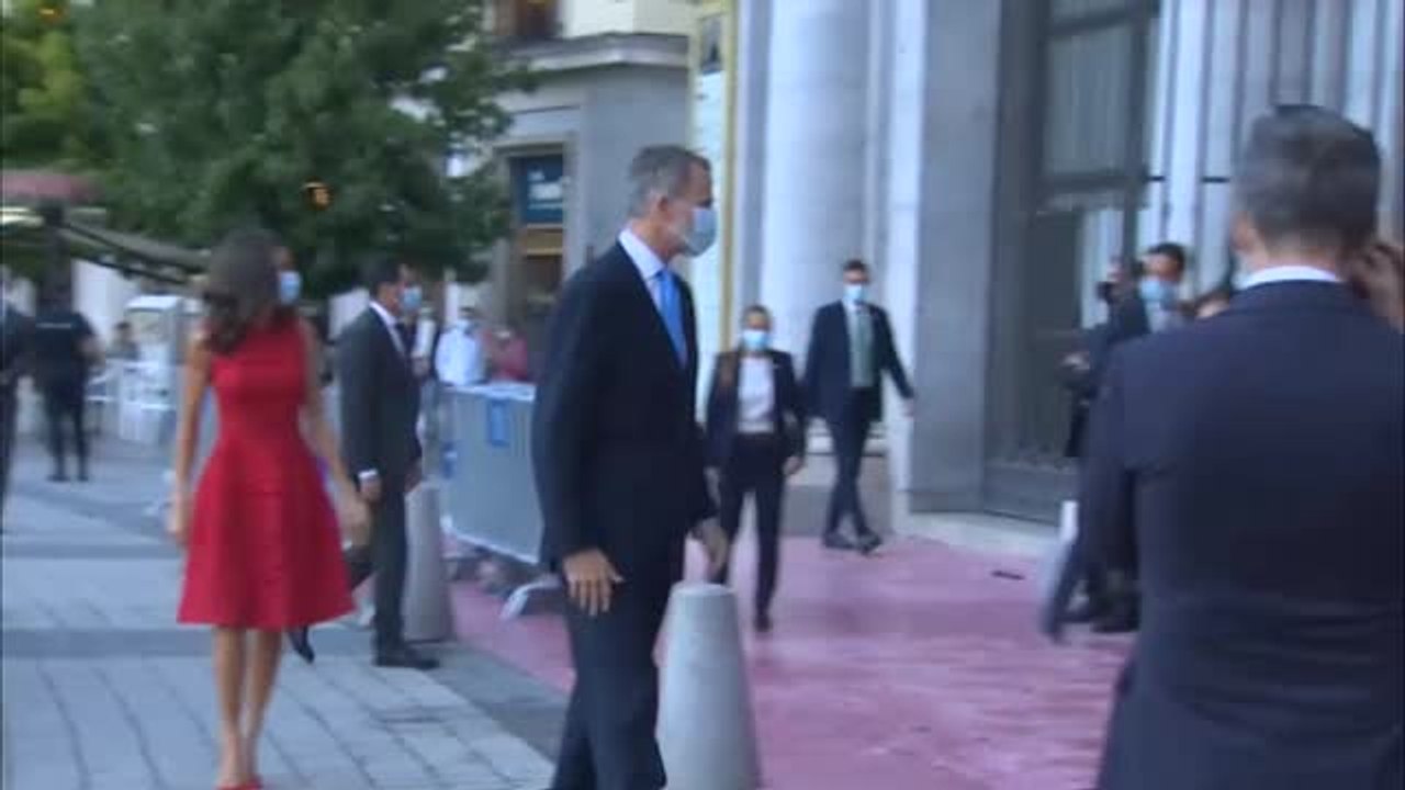 Iglesias marca distancias con el PSOE y centra su discurso en la república y los Presupuestos