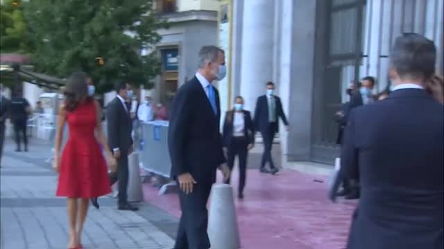 Iglesias marca distancias con el PSOE y centra su discurso en la república y los Presupuestos