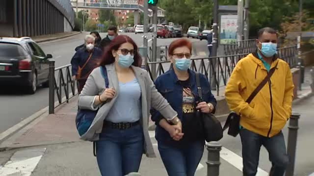 Indignación entre los vecinos de Puente de Vallecas afectados por la nuevas restricciones