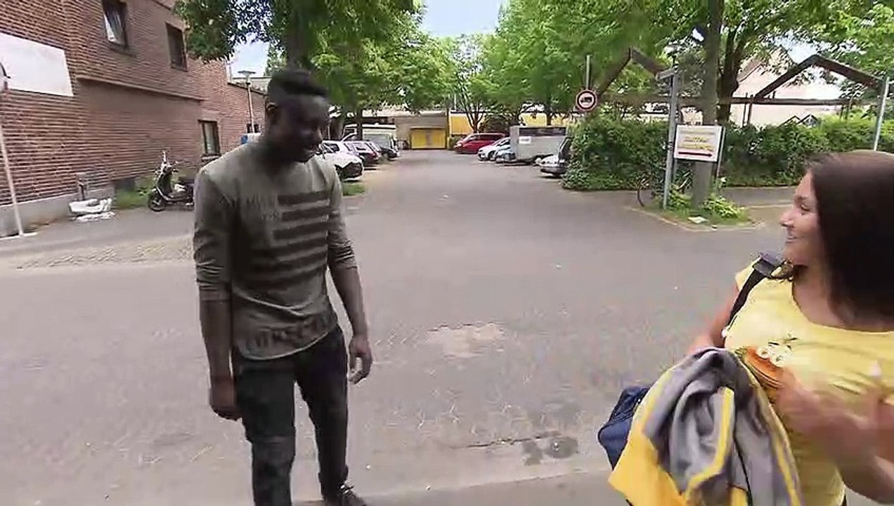 RAPPER DISST MC DONALDS - Hilf mir! Parodie - Let's Sync