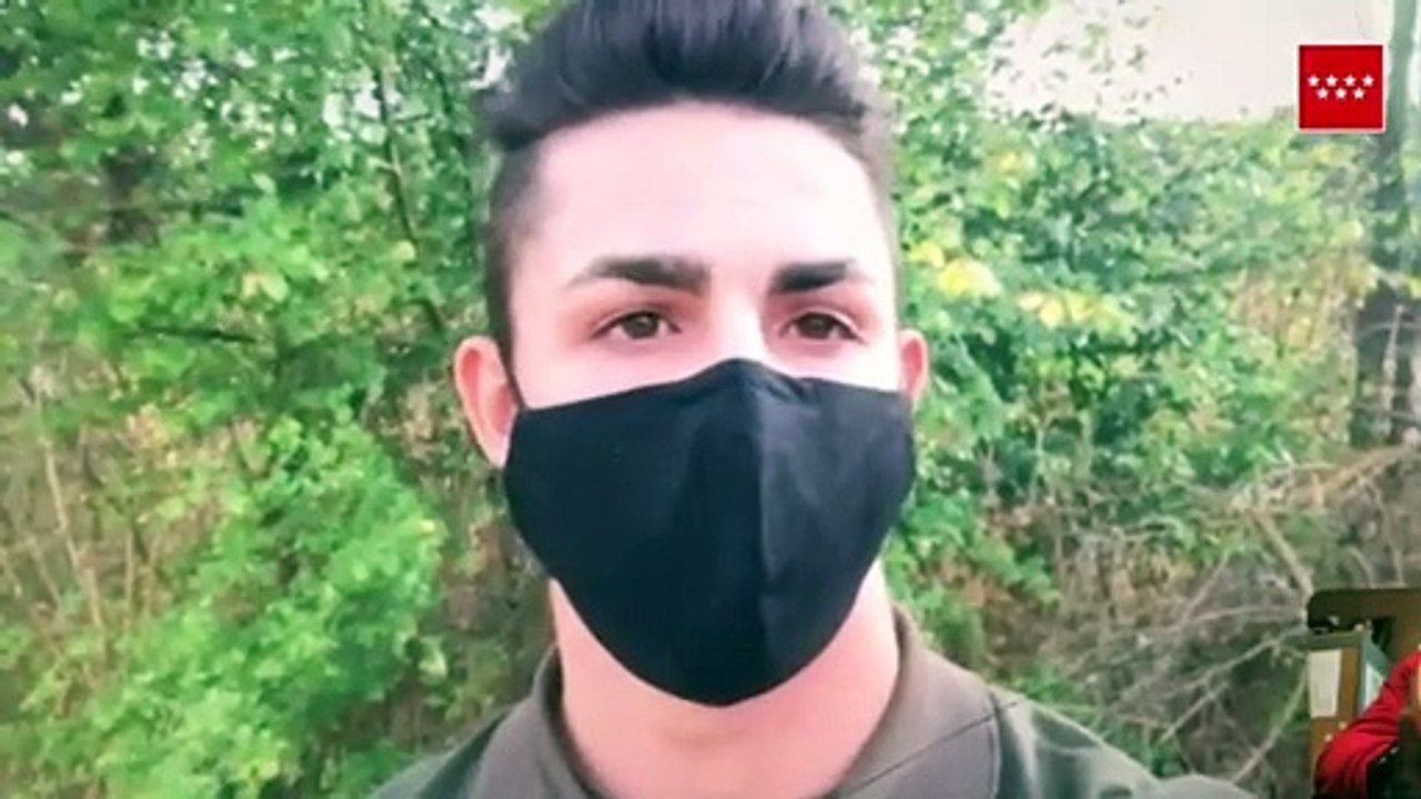 Un agente forestal salva la vida de un niño que se atragantó con una aceituna
