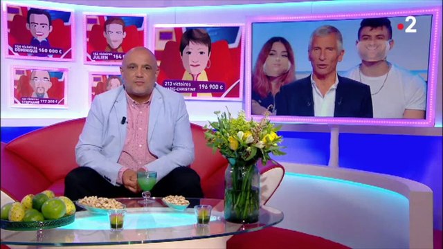 Tout le monde veut prendre sa place : Nagui taquiné sur ses blagues par le champion Mickaël (vidéo)