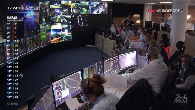 24H DU MANS : VOITURE ET RAIL DÉTRUITS : L'ACCIDENT ENTRE GOMMENDY ET ALBUQUERQUE EN LMP2