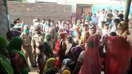 महिला की हत्या से सनसनी, रक्तरंजित हालात में कमरे में मिला शव