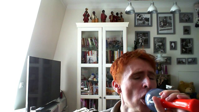 Wiwi égratigne who be lovin' me