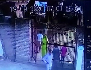 जालौन: मामूली विवाद को लेकर दो पक्षो में जमकर चले लाठी डंडे, वीडियो वायरल