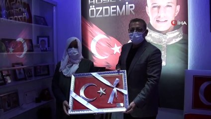 Bakan Kurum, şehit ailesi ile telefonda görüştü