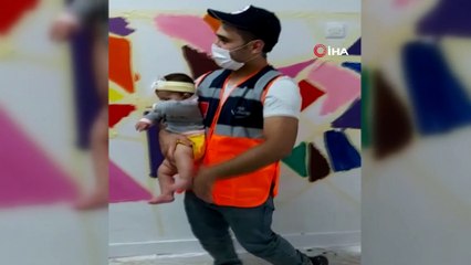 AFAD gönüllüleri, çocuklar için sınıfları boyadı