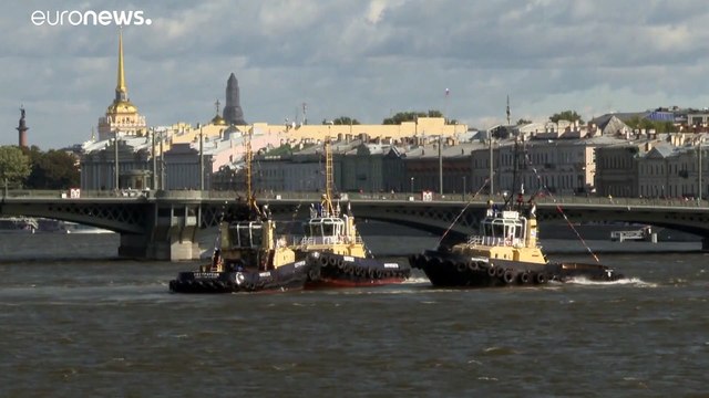 Танцы буксиров на фестивале ледоколов