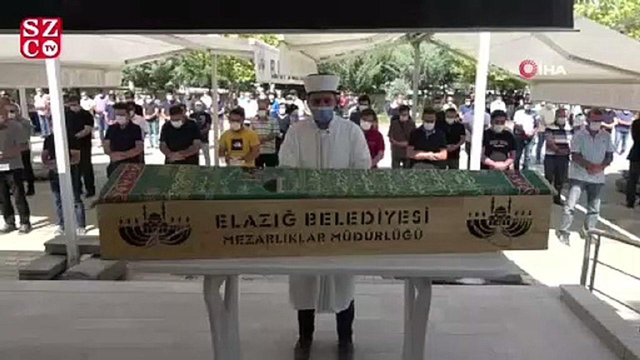 Elazığ’ın sevilen doktoru, son yolculuğuna uğurlandı