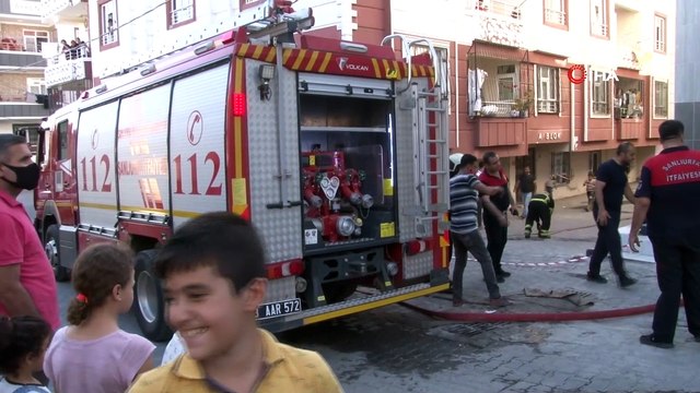 Ekmek teknesinin yanmasını gözyaşları içinde izledi