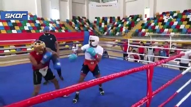Boks Milli Takım sporcuları 2021'e hazırlanıyor