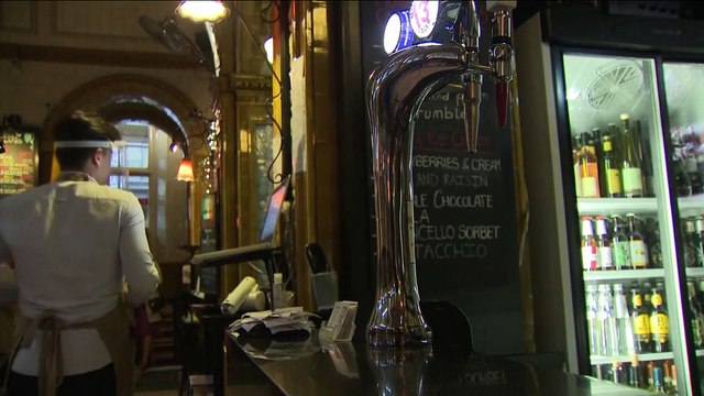 Reino Unido no descarta en aplicar nuevos confinamientos ante el pico de los contagios por COVID-19