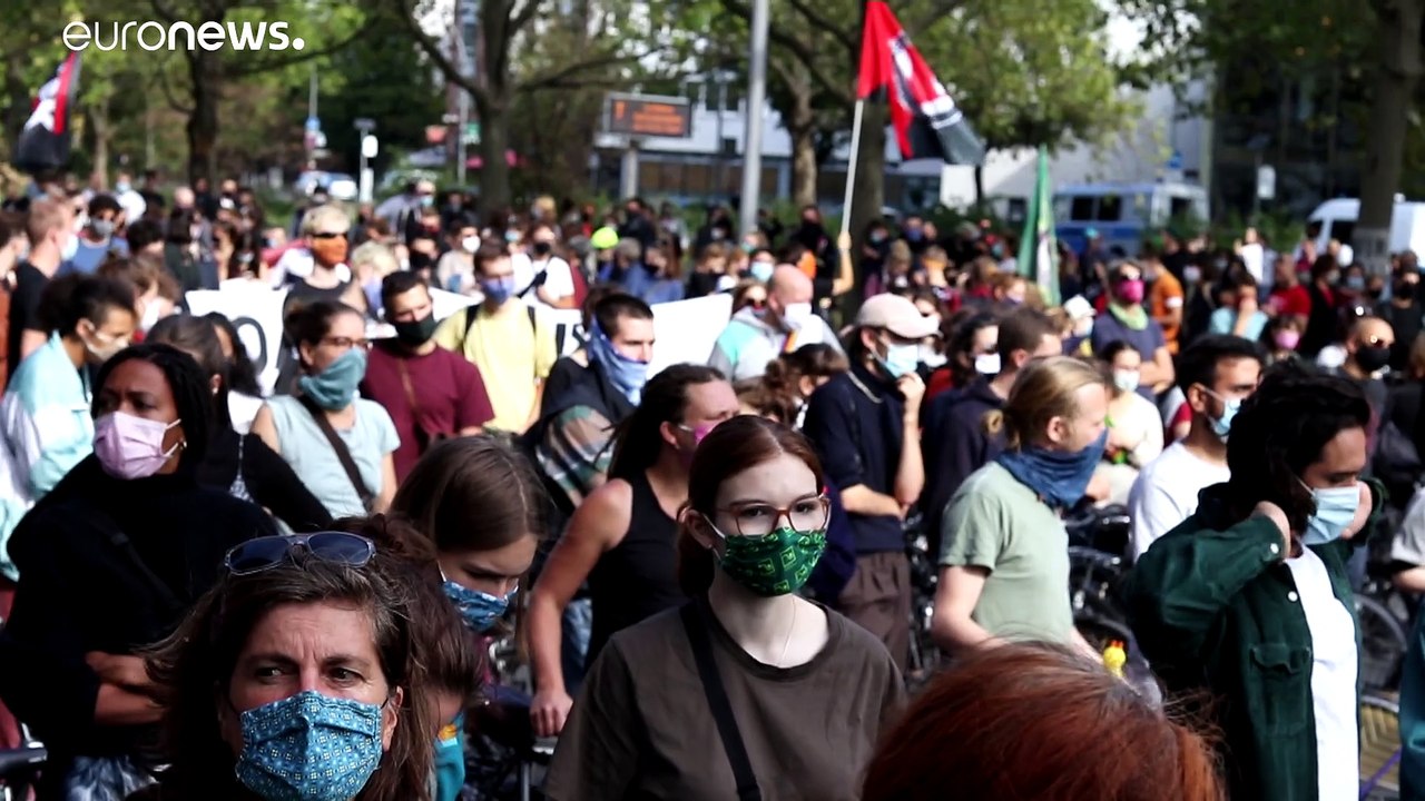 'Wir haben Platz' - Tausende fordern Aufnahme von mehr Geflüchteten aus Moria