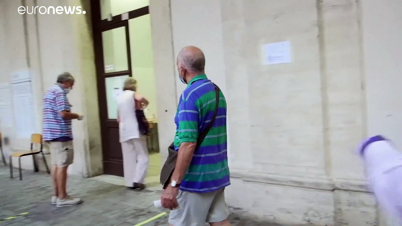 Italian referendum on parliament size heading towards 'yes' - say exit polls