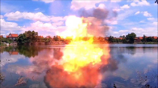 Lake house at Nonthaburi Province in Thailand (Timelapse clouds)
