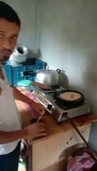 Indian husband making roti//full funny comedy video/new comedy video.