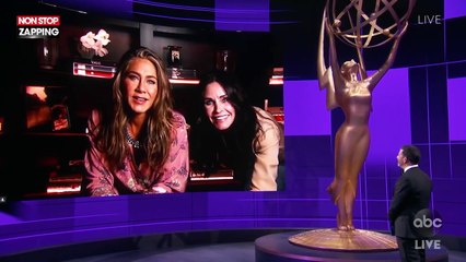 Jennifer Aniston, Courteney Cox et Lisa Kudrow réunies lors des Emmy Awards ! (vidéo)