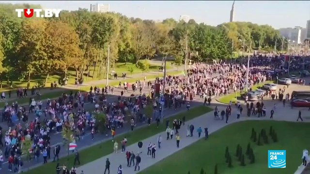 Belarus crackdown: Thousands join weekly protest against Lukashenko regime