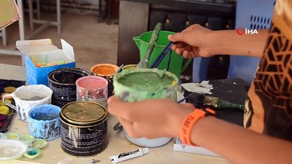 - Suriyeli Usame’nin, mülteci kampındaki şartlara rağmen resim sevgisi