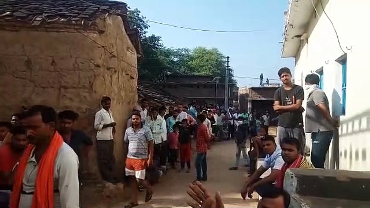 चोरी के उद्देश्य से घर में घुसे बदमाशों ने महिला का गला दबाकर की हत्या