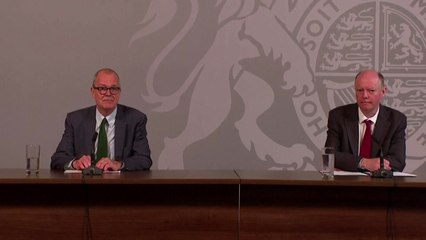 영국 정부 경고 "코로나19 놔두면 내달 중순 확진자 하루 5만 명" / YTN