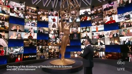 Descargar video: Top Emmys Moments- Zendaya and ‘Schitt’s Creek’ Make History, Stars Get Political & More