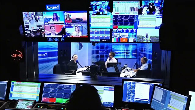 Jean-Michel Blanquer : Une tenue républicaine c'est un pantalon citoyen et une chemise démocratique (Canteloup)