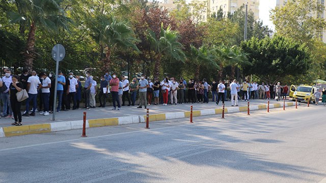 Adliye önünde HES kodu kuyruğu
