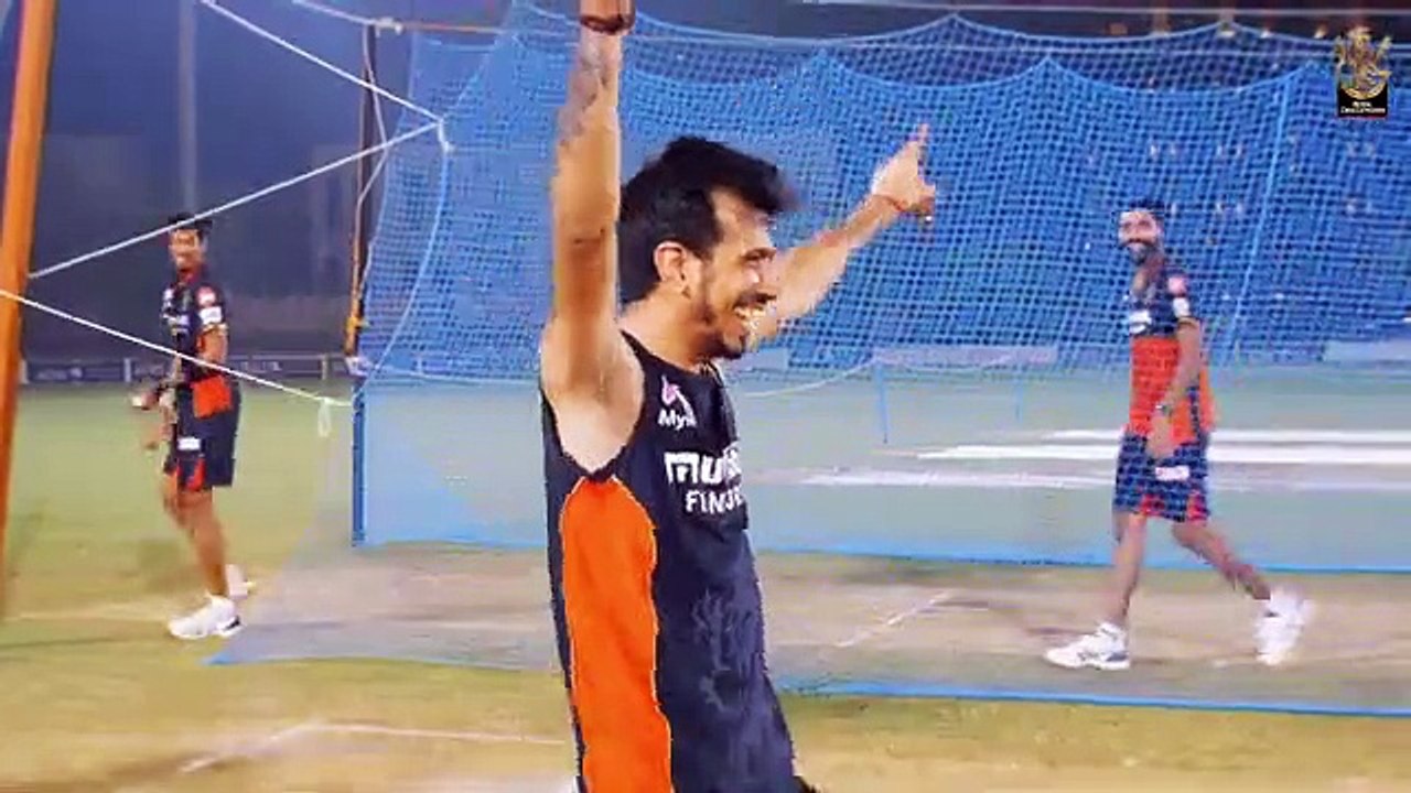 Virat Kohli cheers for RCB Bowlers at ‘The Yorker Challenge’ | Bold Diaries