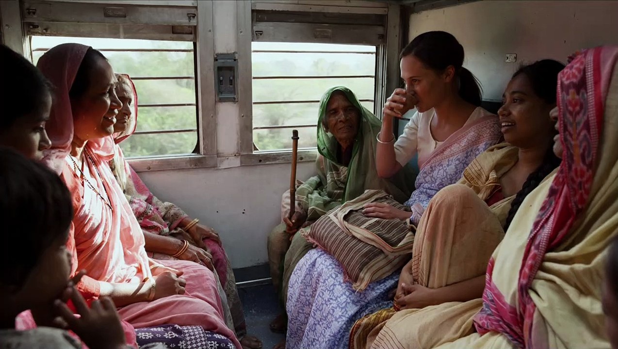 The Glorias trailer - Gloria Steinem biopic. Julianne Moore, Alicia Vikander, Janelle Monáe, Julie Taymor