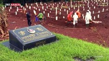 Endonezya'da maske takmayanlara mezar kazma cezası