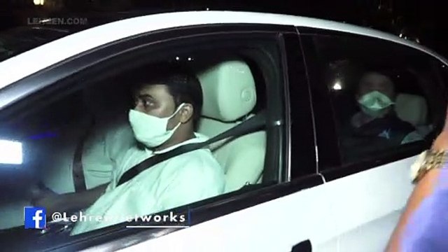 Kareena Kapoor's 40th Birthday Karisma Kapoor, Randhir Kapoor Visit Her Home