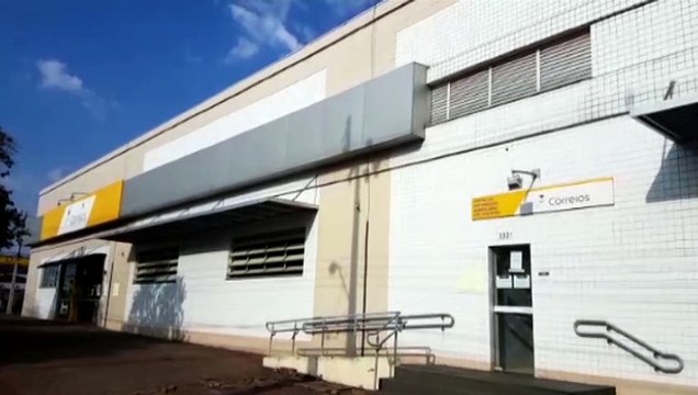 Mesmo após decisão judicial, funcionários dos Correios permanecem em greve