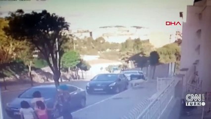 Son dakika haberleri.. Keçi, boynuz darbeleriyle araca böyle hasar verdi | Video