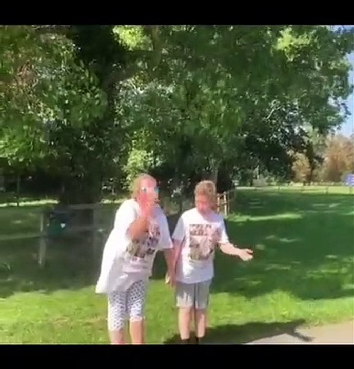 Banbury schoolboy releases father's ashes with his mother at finish line of 5k running challenge 